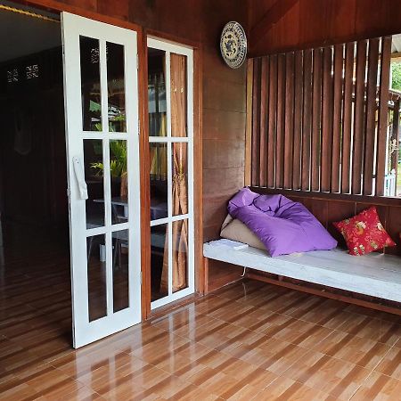 Amban Beach House マノクワリ エクステリア 写真