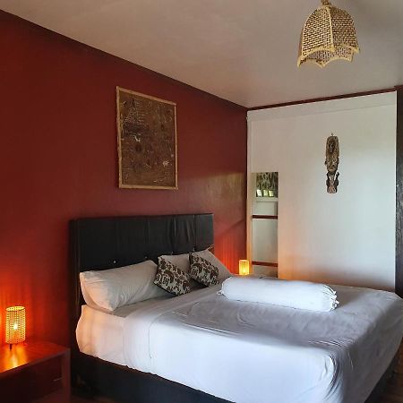 Amban Beach House マノクワリ エクステリア 写真