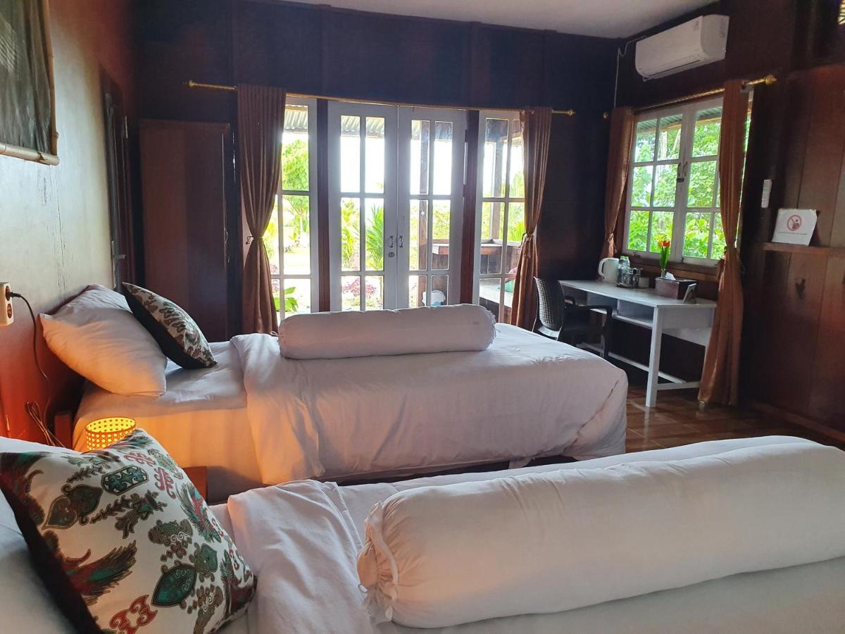 Amban Beach House マノクワリ エクステリア 写真