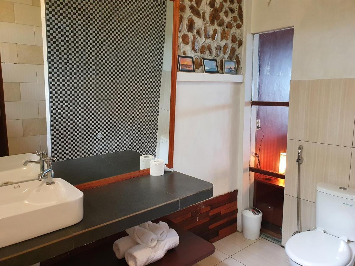 Amban Beach House マノクワリ エクステリア 写真
