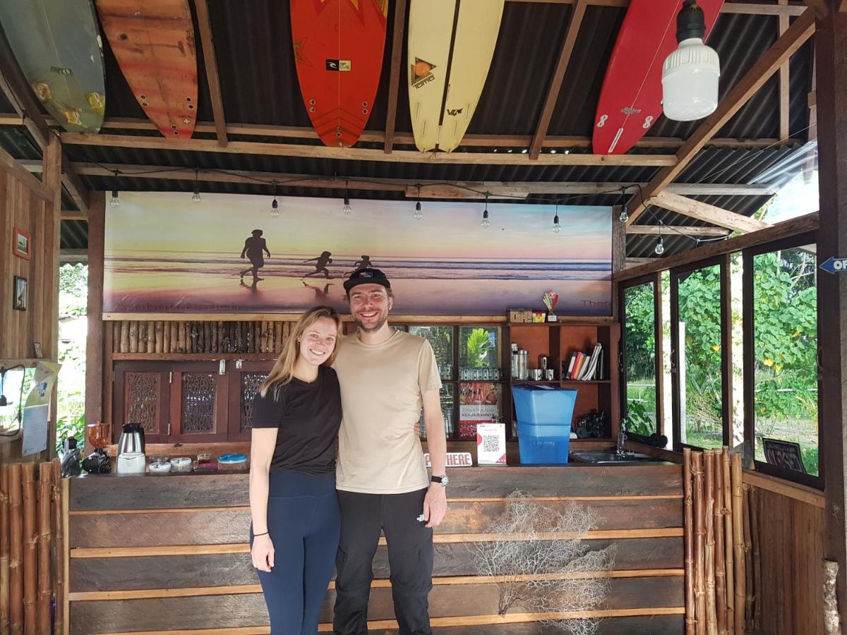 Amban Beach House マノクワリ エクステリア 写真